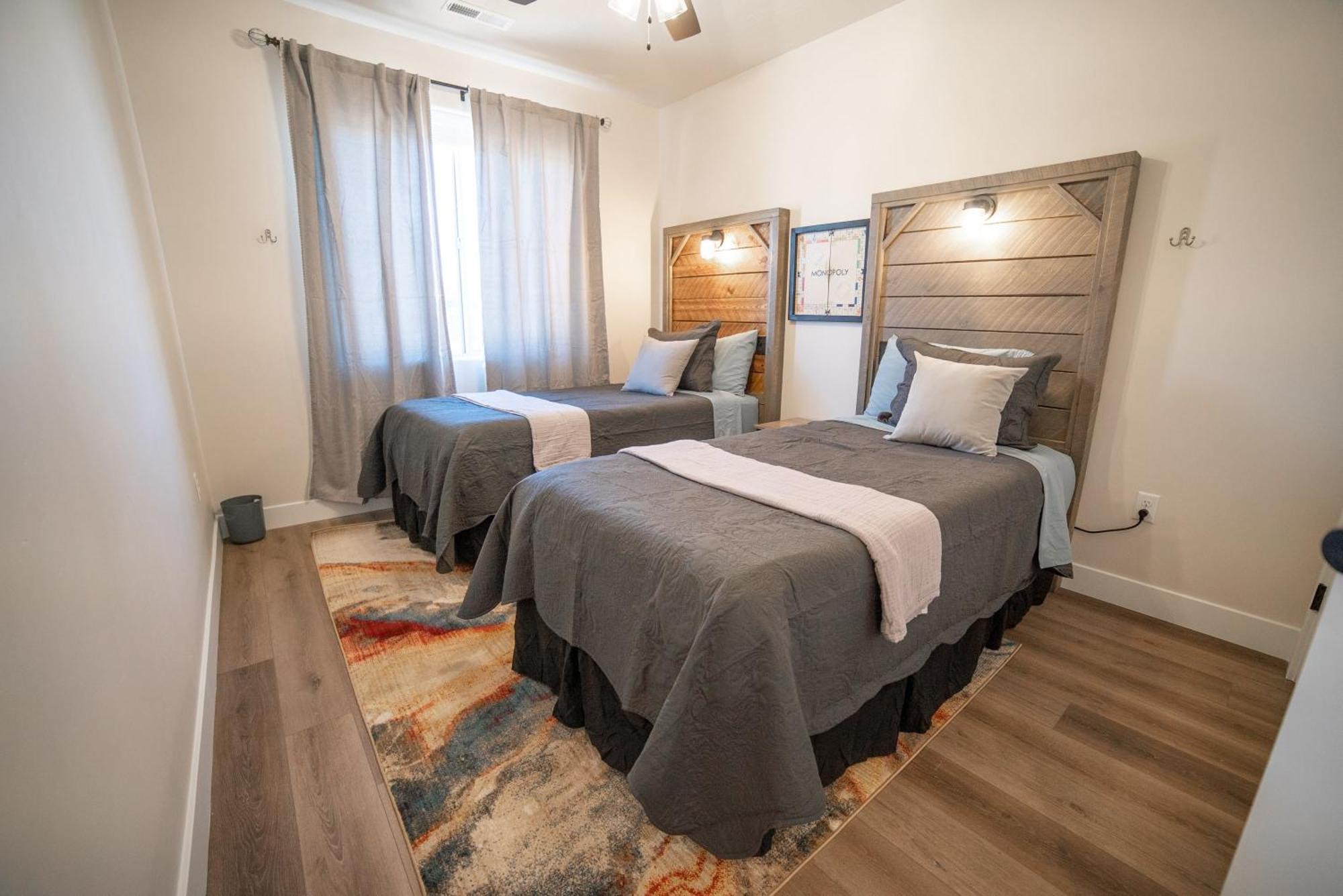 Hollywood Hangout - New West Properties Kanab Extérieur photo