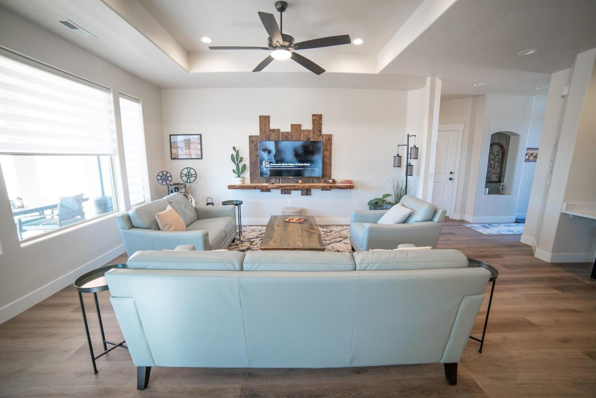 Hollywood Hangout - New West Properties Kanab Extérieur photo